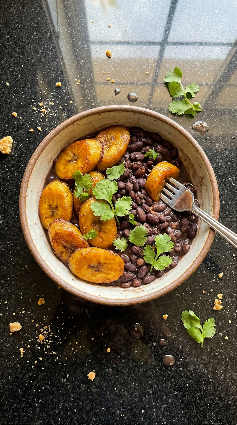 Bol de Bananes Plantains et Haricots Noirs des Caraïbes